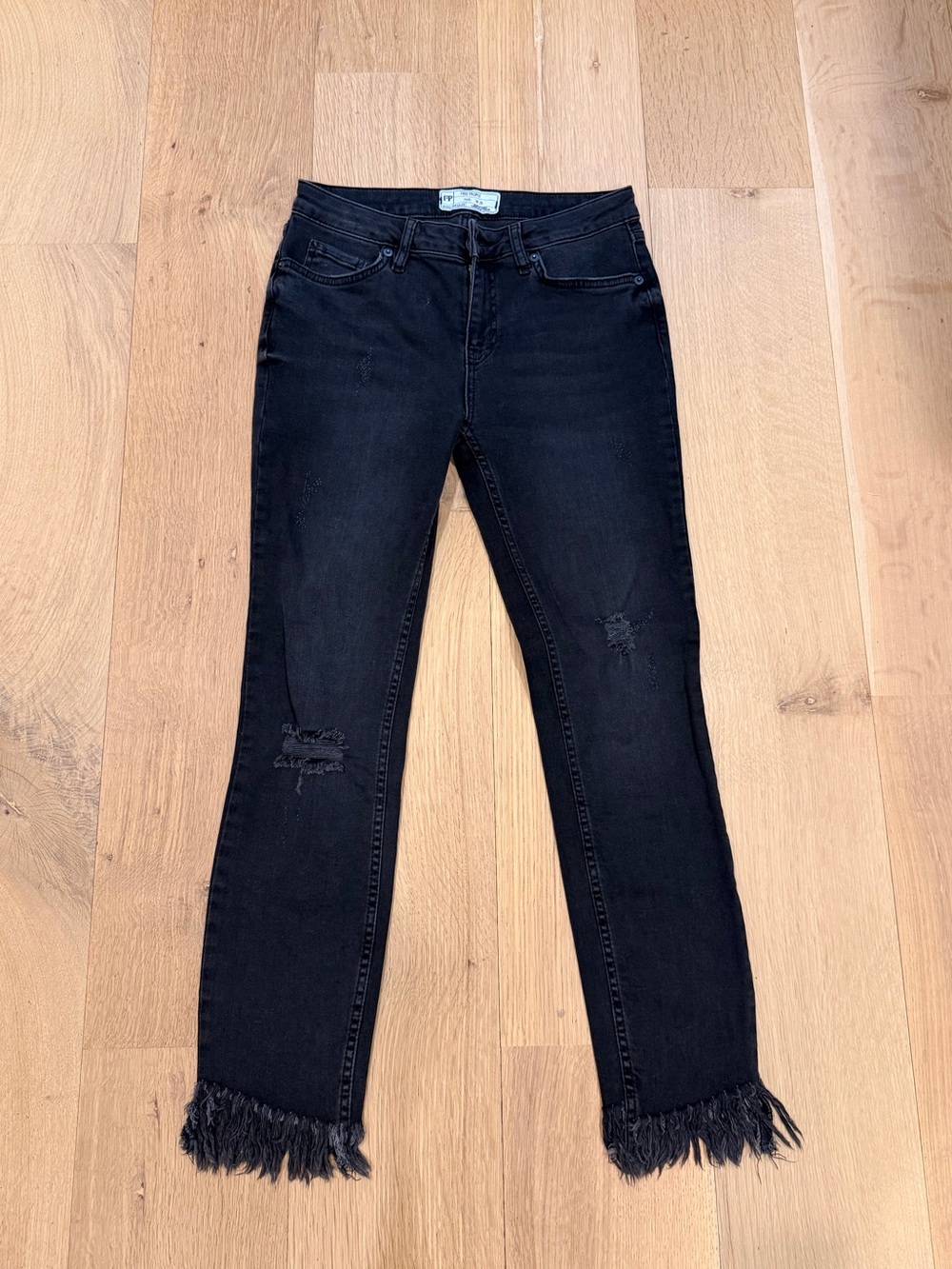 Free People Black Distressed Frayed Hem Jeans W26